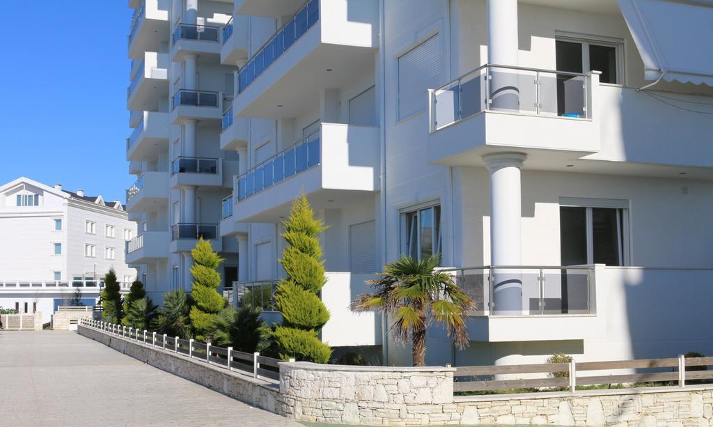 White Residence Apartament Sarandë Exterior foto